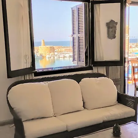Апартаменты Antique Harbour Flat *